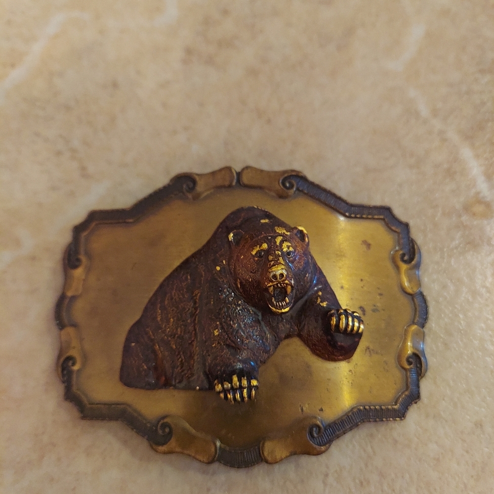 Bear belt buckle